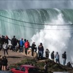 super ola en nazare portugal