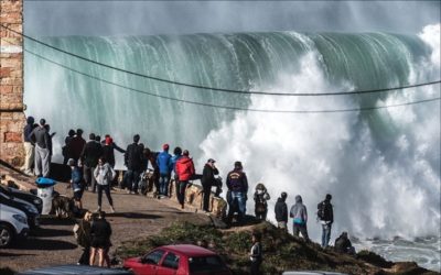 super ola en nazare portugal